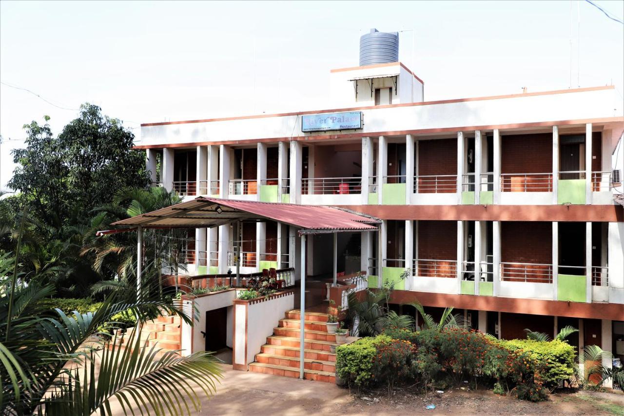 River Palace - A Valley View Hotel Panchgani Extérieur photo