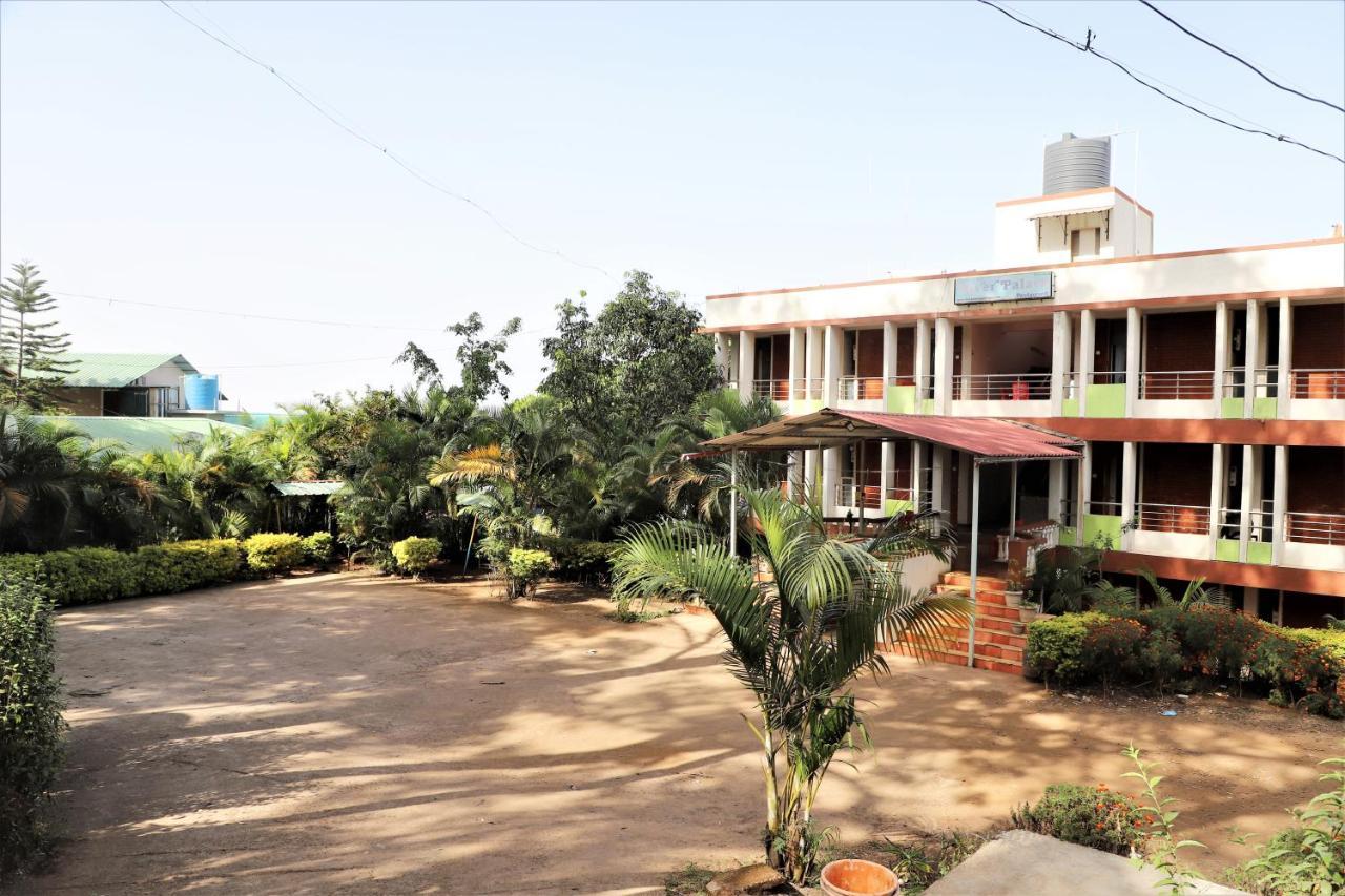 River Palace - A Valley View Hotel Panchgani Extérieur photo