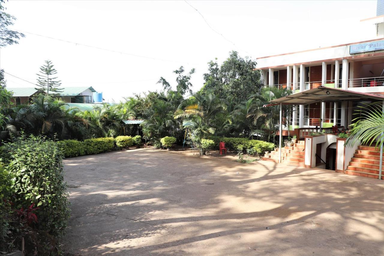 River Palace - A Valley View Hotel Panchgani Extérieur photo