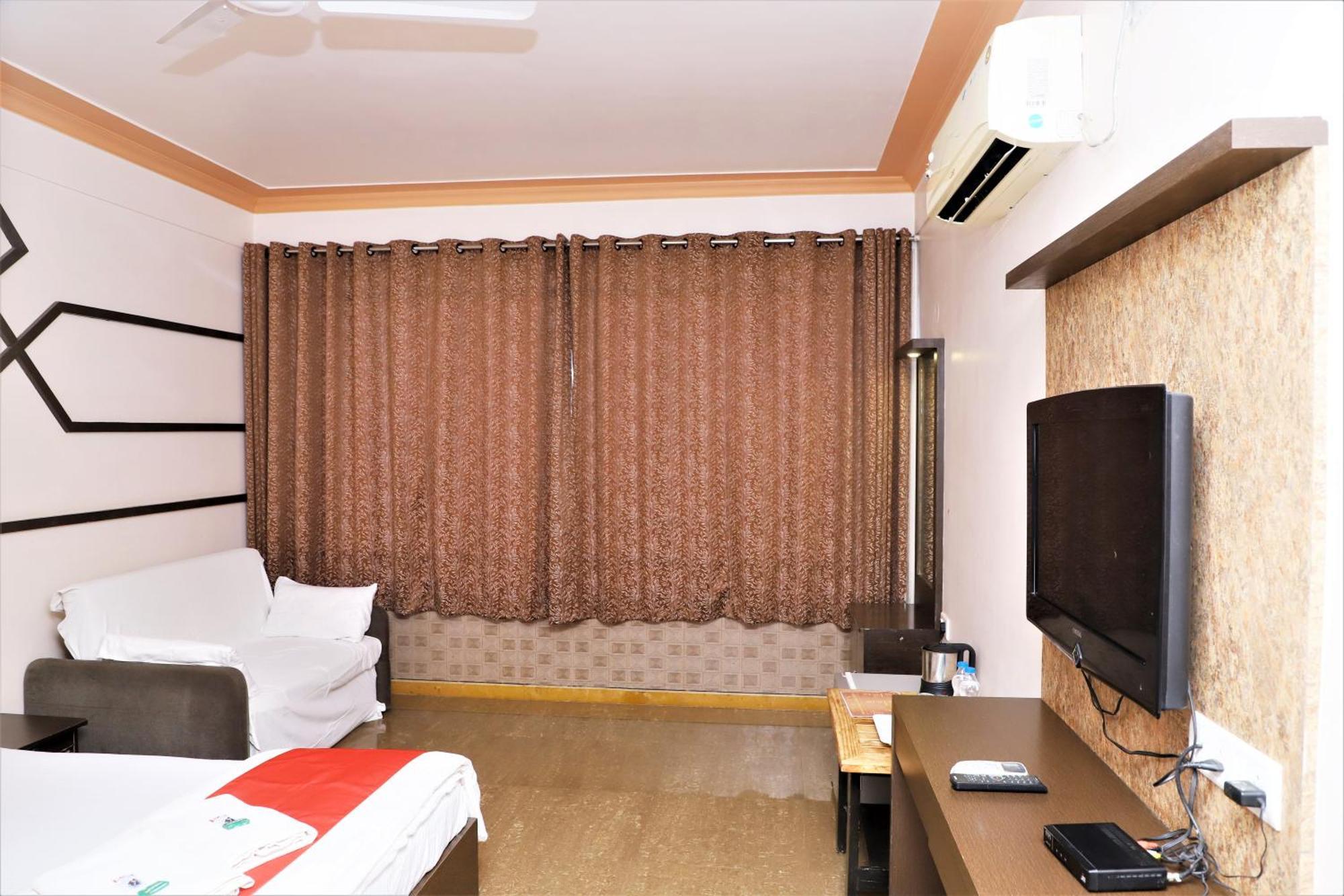 River Palace - A Valley View Hotel Panchgani Extérieur photo